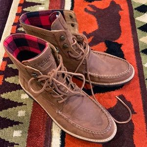 Women Sperry top-sider Authentic Orginal Lug Boot size 8.